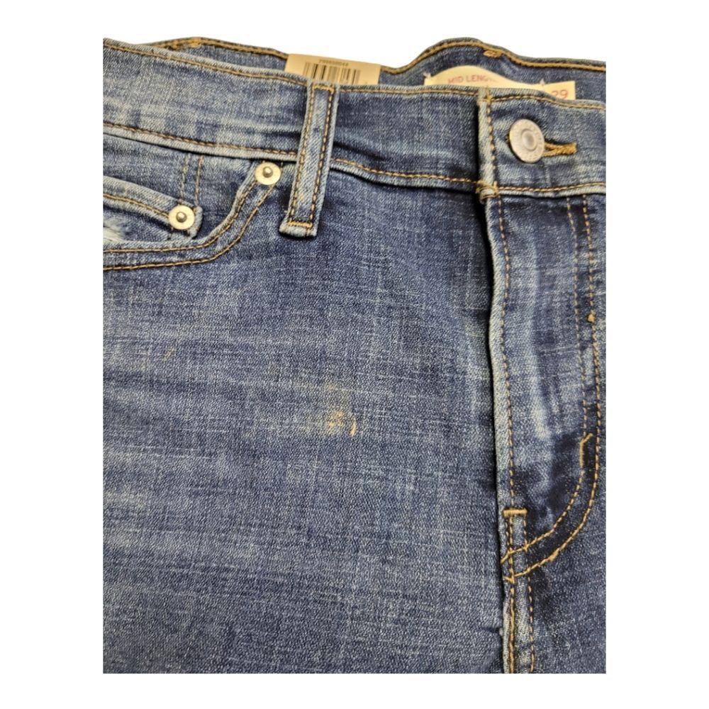 Levi's mid length short - Picture 9 of 12